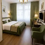 兹拉特斯洛普酒店 3*