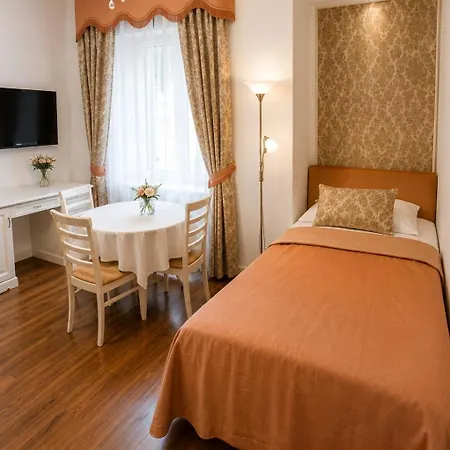 Отель Zlaty Sloup Карловы Вары