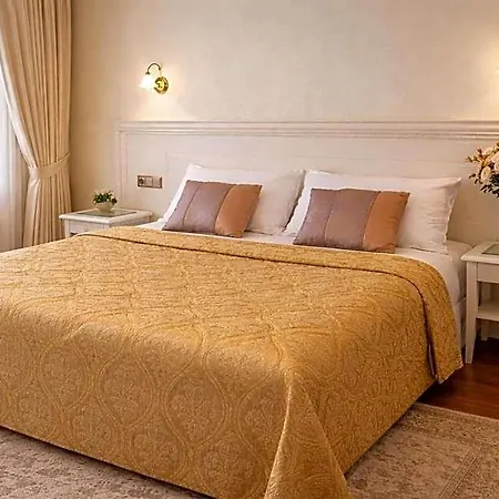 Zlaty Sloup Ξενοδοχείο 3*